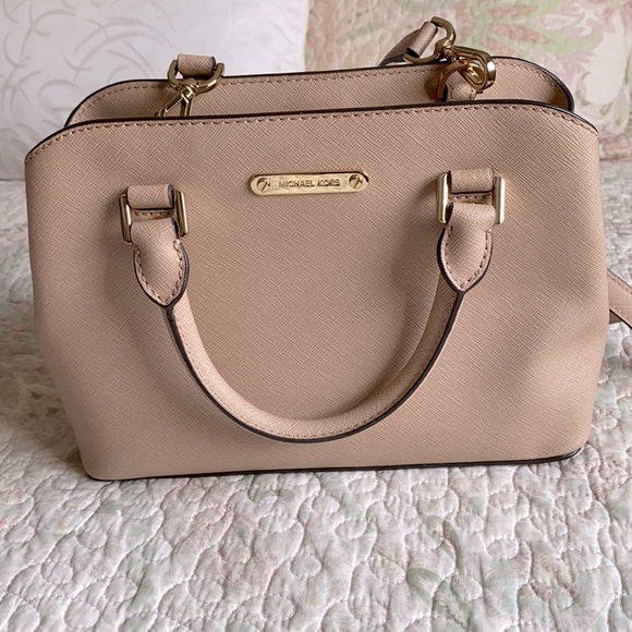 Michael Kors Handbags - Michael Kors crossbody/small satchel